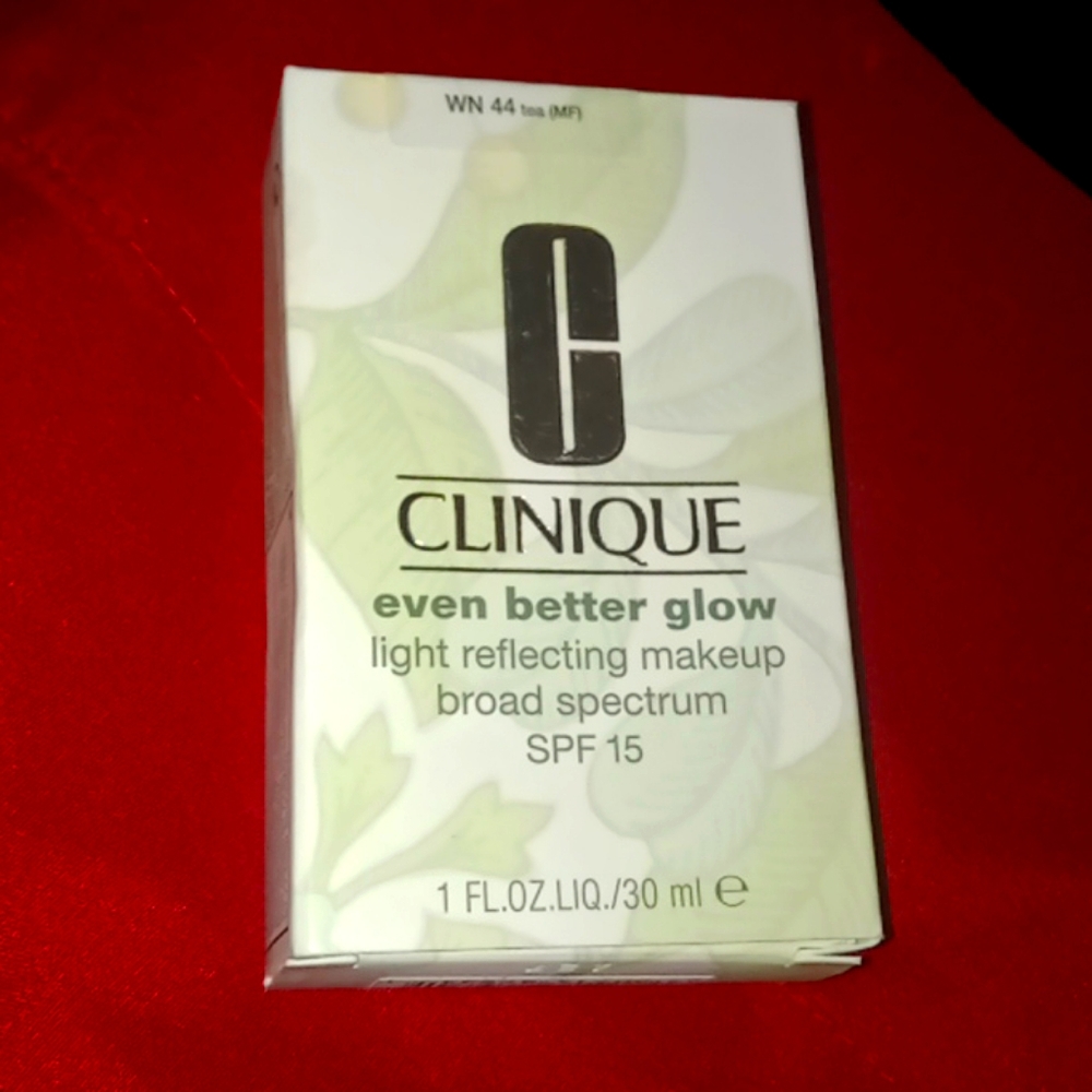 Clinique Even Better Glow Makeup Foundation